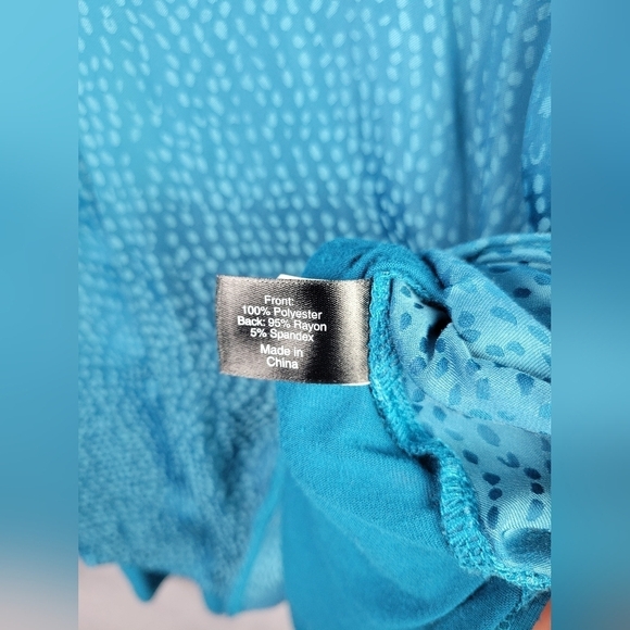 Lane Bryant  Teal Dot Mix Media Split Neck Top Size 18/20 - Picture 7 of 12